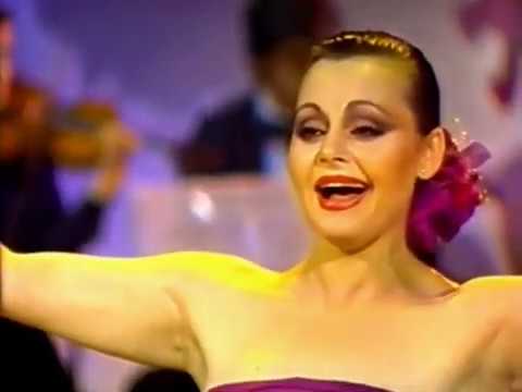 Rocío Dúrcal – La gata bajo la lluvia