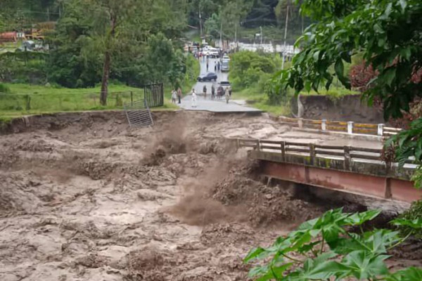 Maduro anuncia activación de plan especial para atender cuatro entidades afectadas por las lluvias
