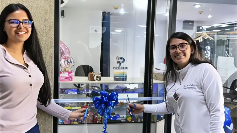 Dos jóvenes fueron condenadas a 10 años de prisión en Venezuela por estampar una foto con la caída de la estatua de Chávez