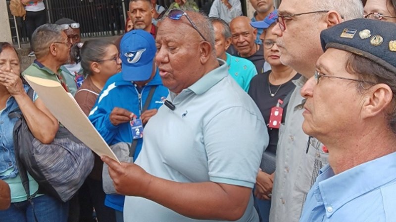 Sector universitario protesta ante el Ministerio de Educación Universitaria por bono vacacional