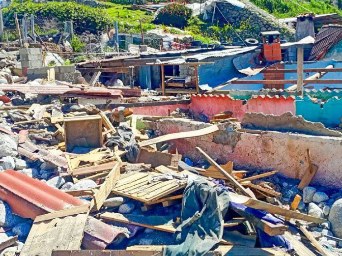 Científicos evalúan daños en San Isidro de Apartaderos tras intensas lluvias