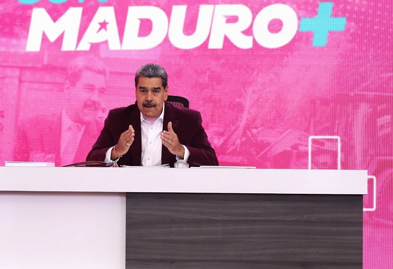 Maduro aprueba recursos para recuperar carretera Trasandina