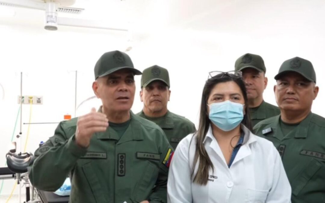 Vladímir Padrino López aseguró que trabajan en función de recuperar todo el sistema de salud en el país