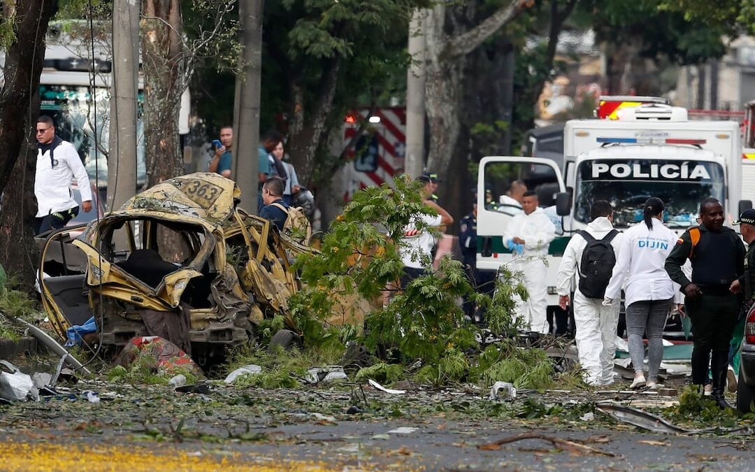 Al menos seis muertos y más de 60 heridos en un ataque con explosivos a una base militar en Cali