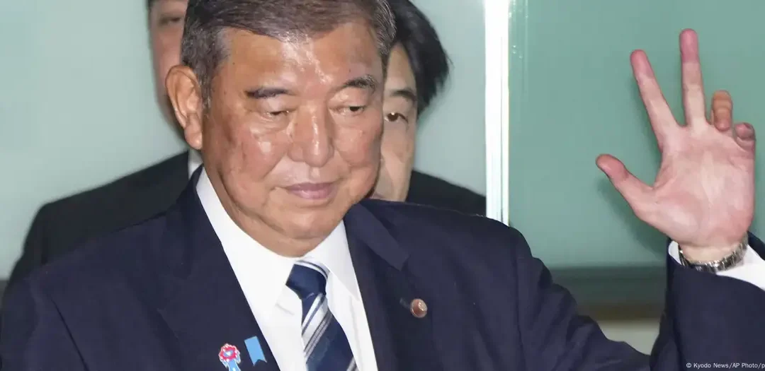 Primer ministro de Japón presentó su renuncia