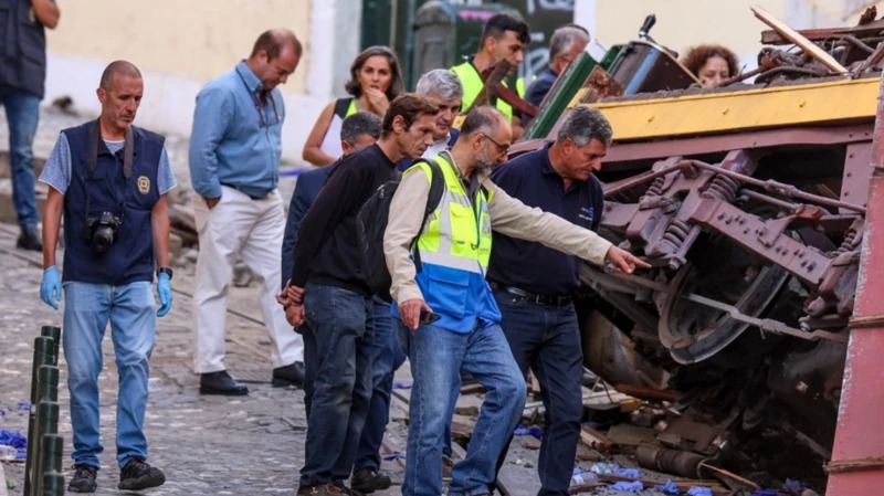 Qué se sabe del accidente del histórico funicular de Lisboa que dejó al menos 16 muertos