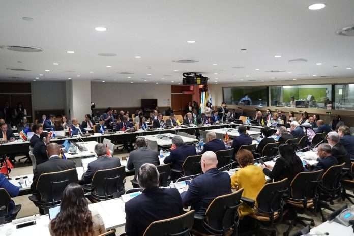 Celac condena amenazas de EEUU hacia Venezuela