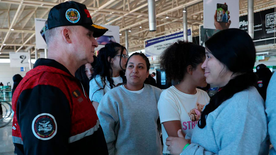 Arribó al país este miércoles un nuevo vuelo con 259 migrantes desde EEUU