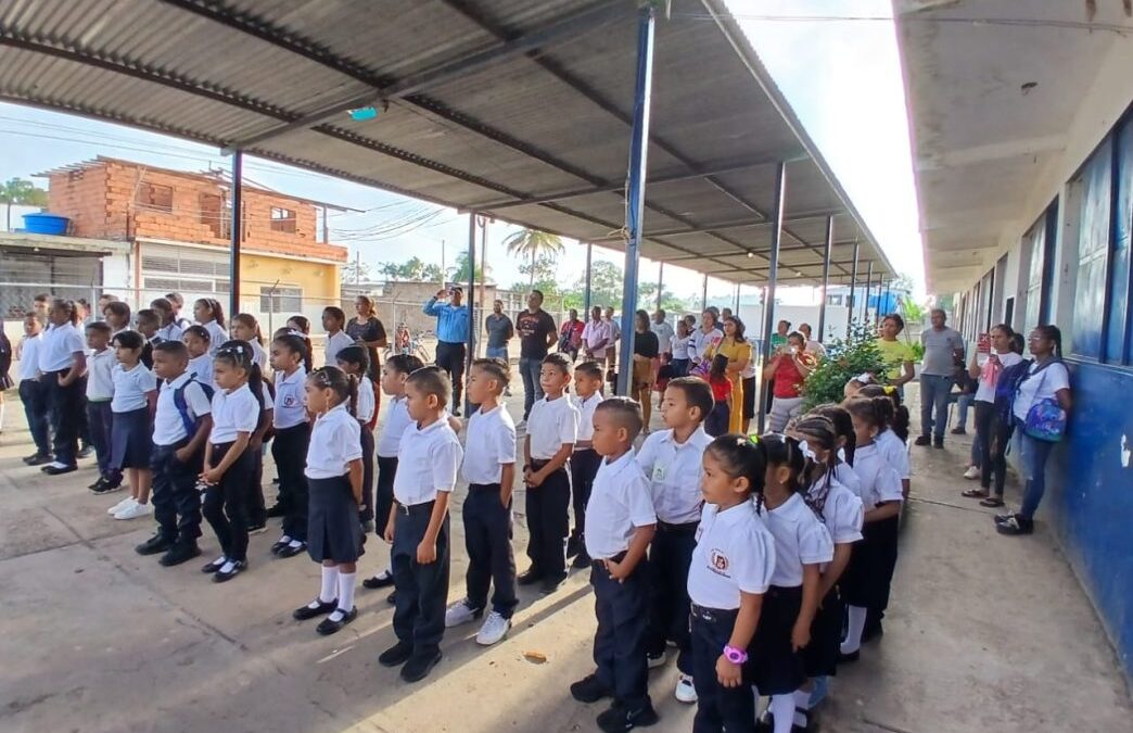 Nuevo año escolar inició con éxito en el estado Guayana Esequiba