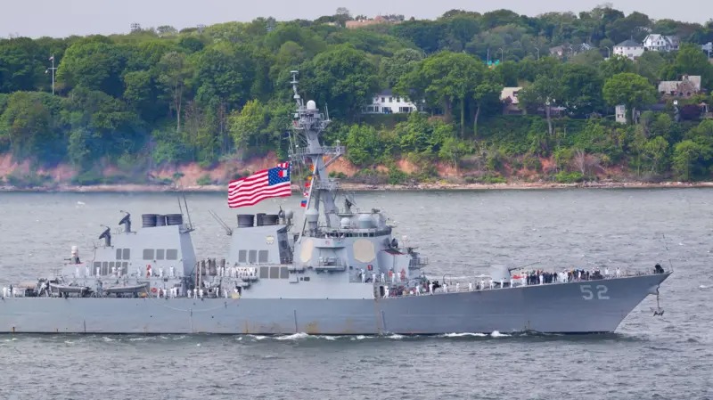 EE.UU. afirma que dos aviones militares de Venezuela sobrevolaron un buque de guerra estadounidense en una maniobra «altamente provocadora»