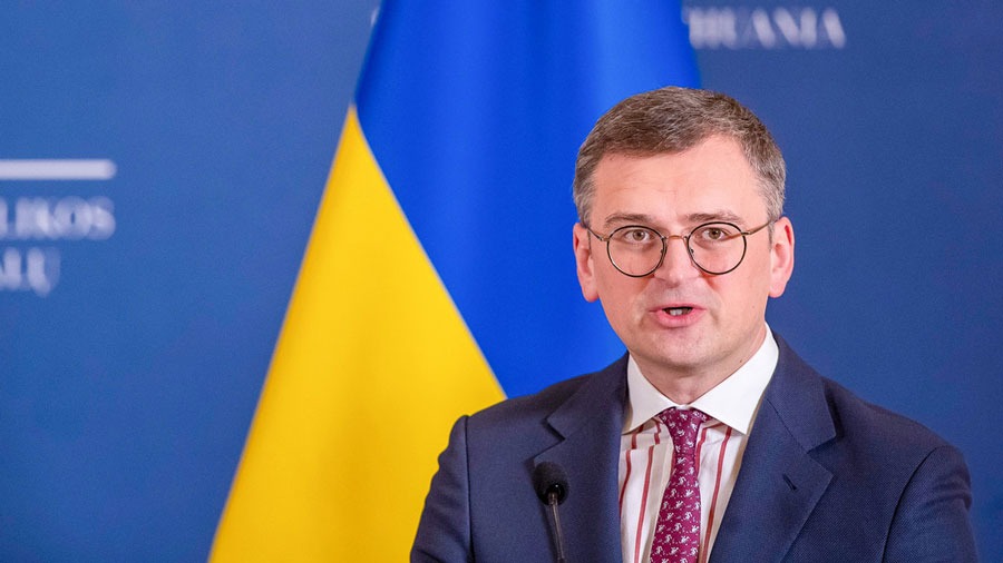 Excanciller ucraniano propone cubrir déficit de jóvenes de su país con inmigrantes de Bangladés, Nepal y Vietnam