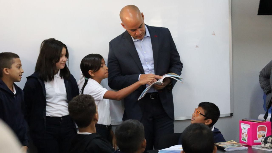 Ministro Héctor Rodríguez da la bienvenida al año escolar 2025-2026