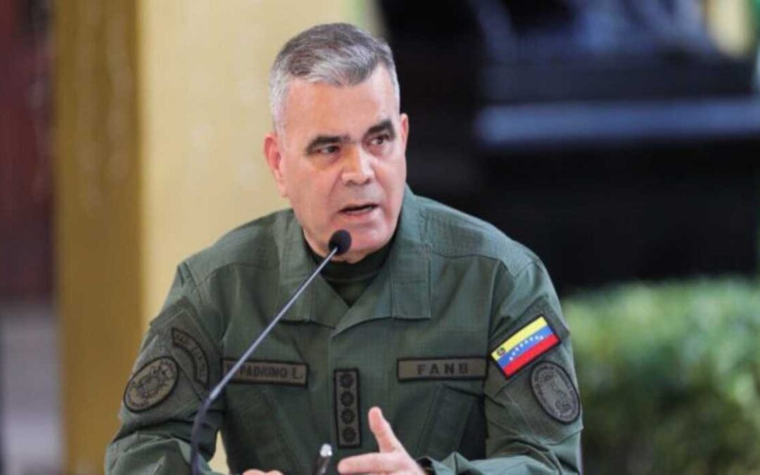 Padrino López denuncia que despliegue militar de Estados Unidos en el Caribe busca «sembrar un conflicto» en Venezuela