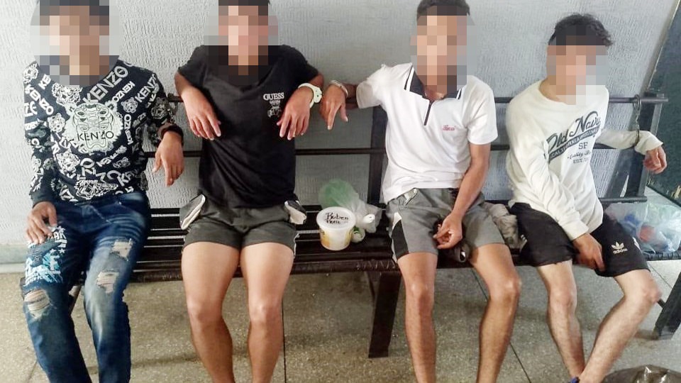 Cuatro adolescentes capturados por el asesinato a apuñaladas de una joven madre