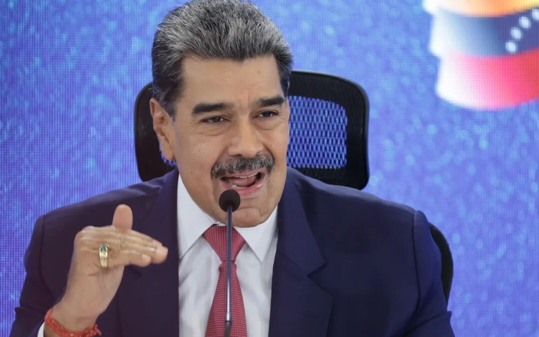 Maduro encarga a Alex Saab el «pronto» lanzamiento del primer minisatélite de Venezuela