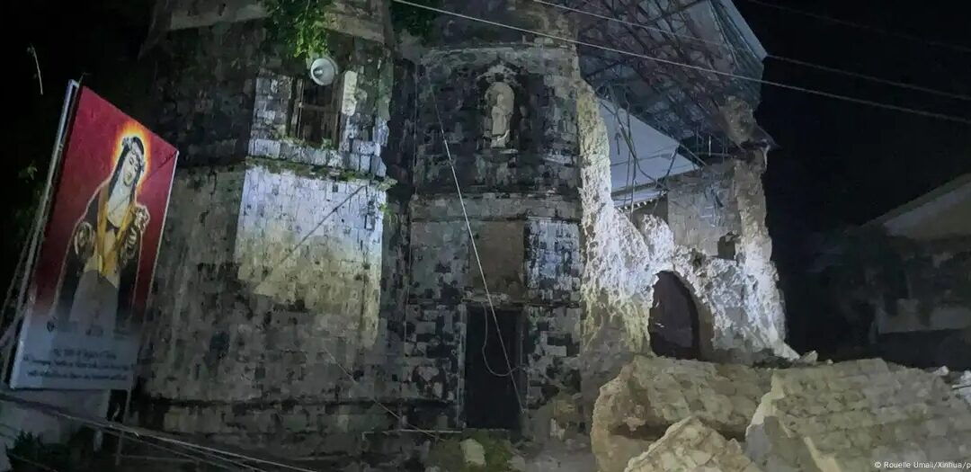 Terremoto en Filipinas deja 60 muertos y decenas de heridos