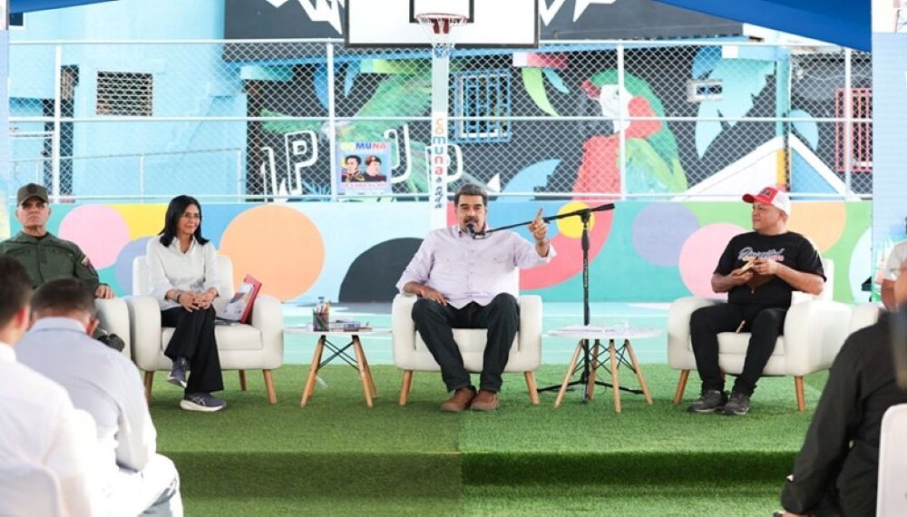 PolíticaMaduro pide al TSJ revocar «la nacionalidad y toda la documentación» a quienes pidan una invasión en Venezuela