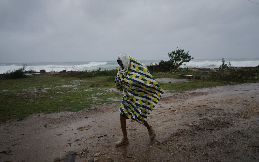 Última hora del huracán ‘Melissa’, en directo |El huracán ‘Melissa’ desciende a categoría 1 tras dejar al menos 49 muertos en el Caribe