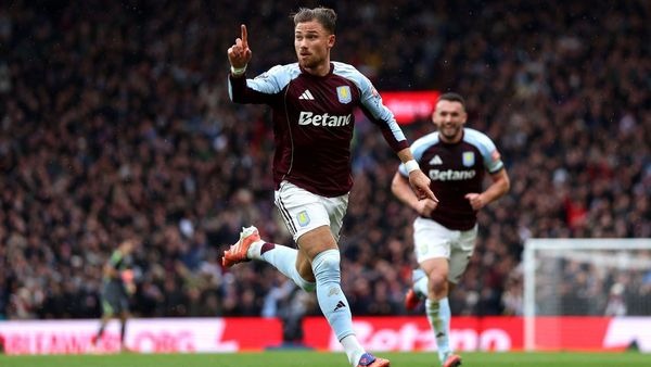 Aston Villa venció a Manchester City con un golazo de Matty Cash