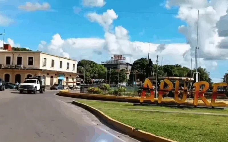 Hacen simulacro de bombardeo aéreo en Apure