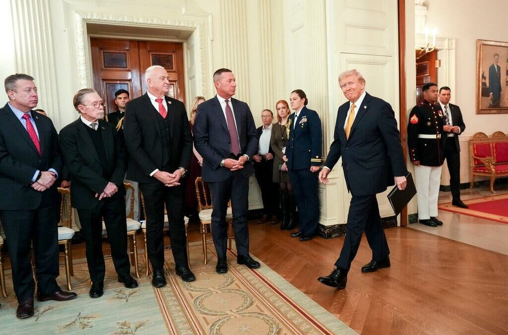 Trump dice que no pedirá autorización para los ataques contra los cárteles