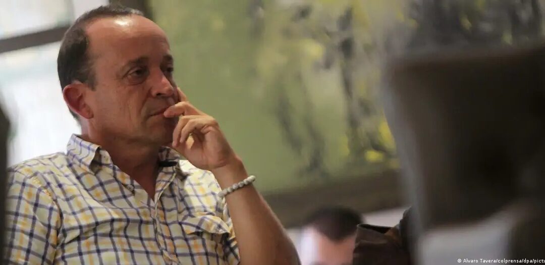 Justicia de Colombia condena a hermano de expresidente Uribe