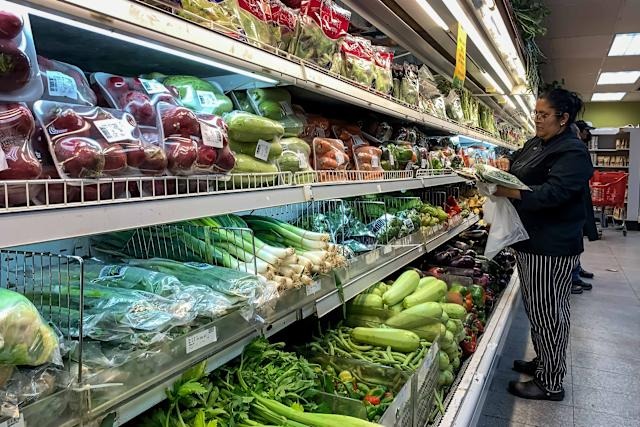 El consumidor venezolano gasta en promedio entre US$8 y US$23 por visita a supermercados, dice ANSA