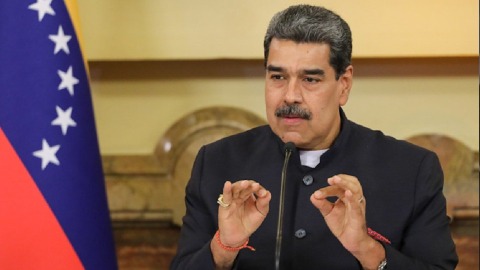 Maduro dice que más del 80 % de los venezolanos están dispuestos a defender el país con las armas en caso de una intervención militar de EE. UU.