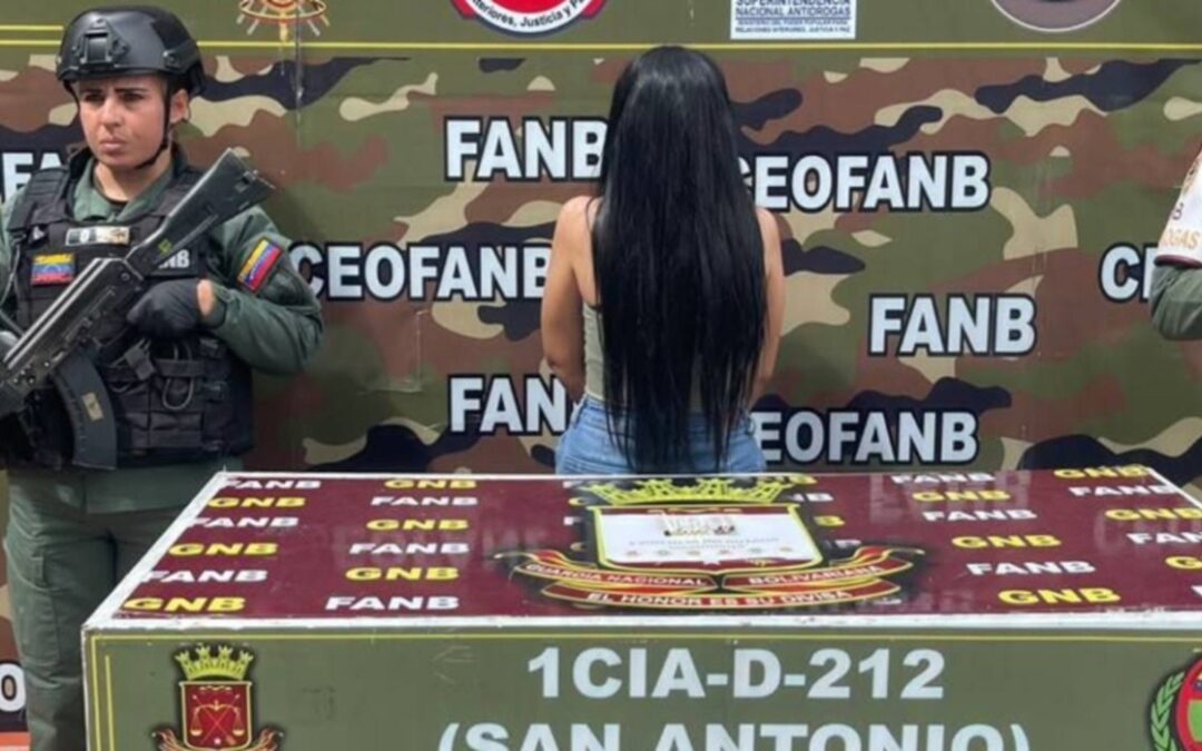 Detienen a mujer que intentó ingresar al país por el Puente Internacional Simón Bolívar, con 11 envoltorios de marihuana en sus partes íntimas.