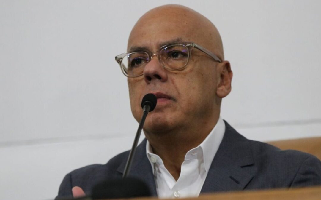 Jorge Rodríguez cuestiona la hipocresía de EE. UU. y denuncia que usan el narcotráfico para agredir a Venezuela