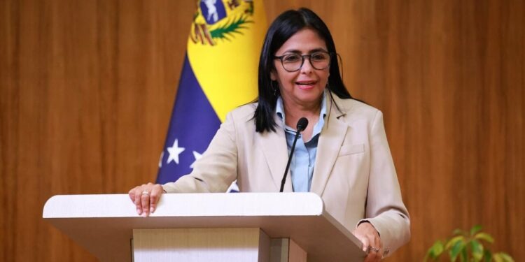 Delcy Rodríguez acusa a Machado y EE.UU. de promover bloqueo aéreo contra Venezuela: anuncian activación de mecanismos internacionales