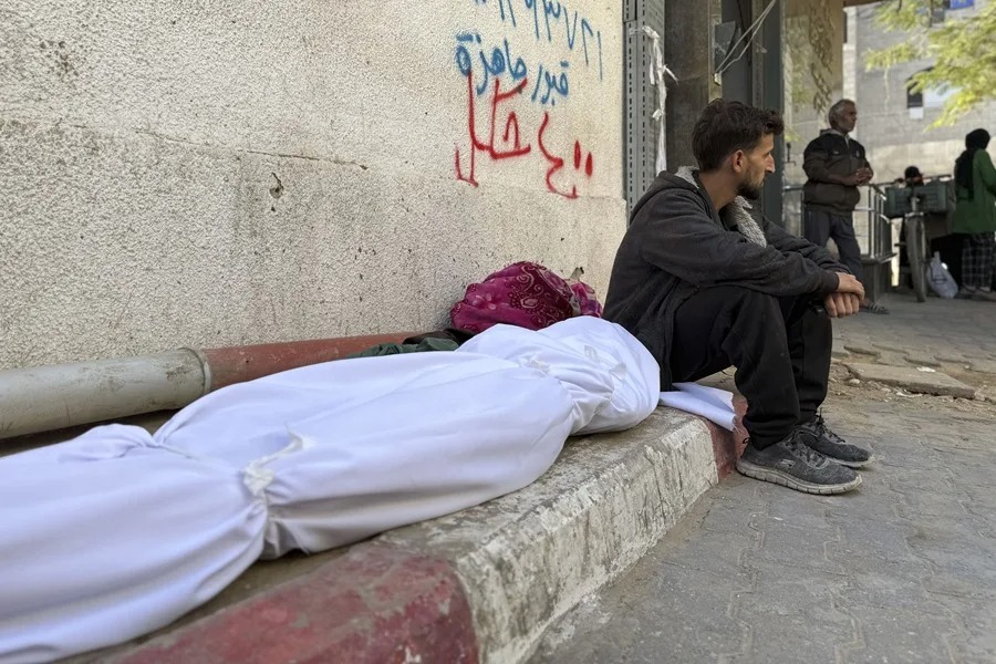 Los muertos en Gaza alcanzan los 70.100 tras la identificación de cientos de cadáveres