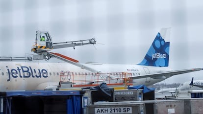 Un avión de JetBlue evita chocar con una aeronave de la Fuerza Aérea de EE UU cerca de Venezuela