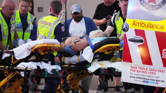 Al menos 16 muertos en un tiroteo en Bondi Beach, una de las playas más famosas de Sídney: hay un detenido