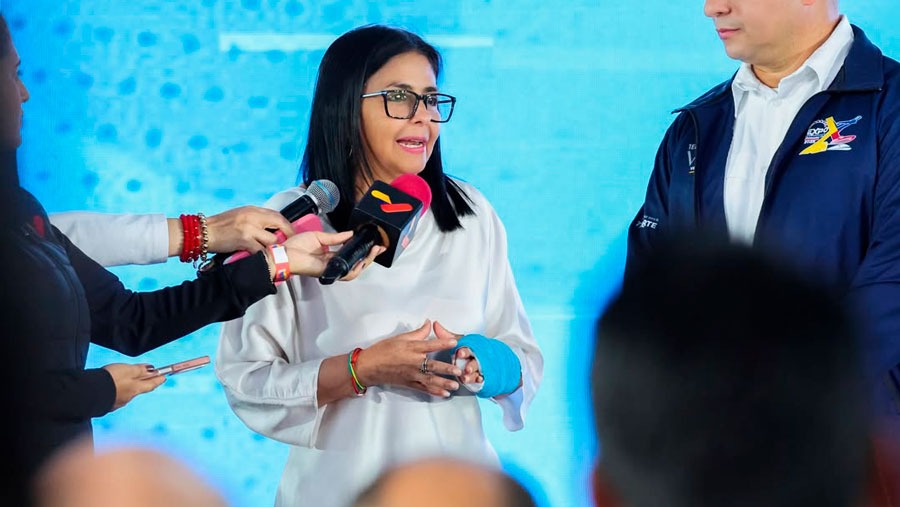 Vicepresidenta destaca la labor de aerolíneas al expandir conectividad frente a las agresiones externas