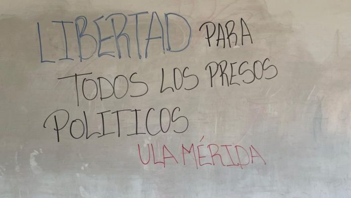 Universidades venezolanas se unieron en protesta simbólica para exigir la libertad de los presos políticos