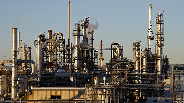 Economista relaciona baja del dólar con altas expectativas petroleras