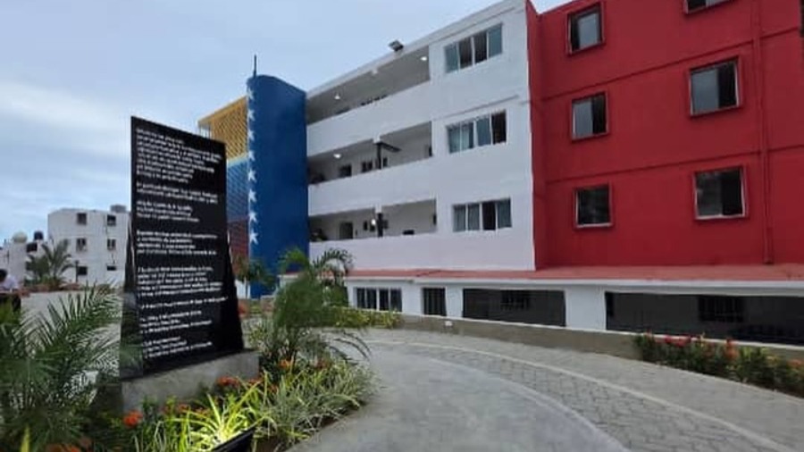 Gobernación de La Guaira culmina restauración de viviendas en el Bloque 12 de la Soublette tras ataque estadounidense