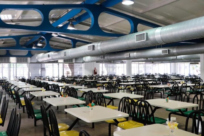 Instalarán mesa de trabajo para mejorar el comedor de la UCV