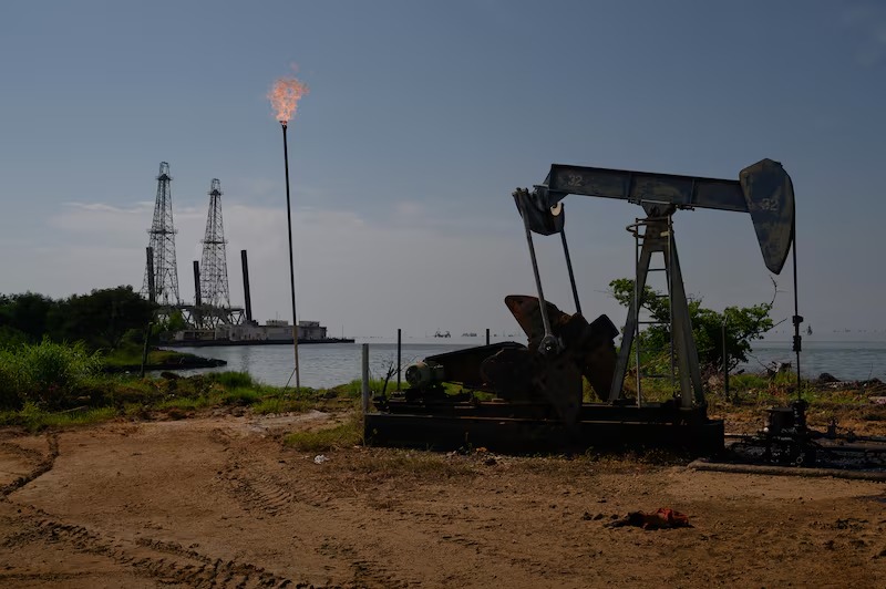Las exportaciones de petróleo venezolano repuntan a 800.000 bpd en enero bajo control de EE. UU.