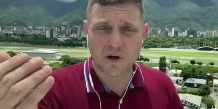 Periodista Álvaro Algarra fue liberado tras dos horas detenido por la PNB