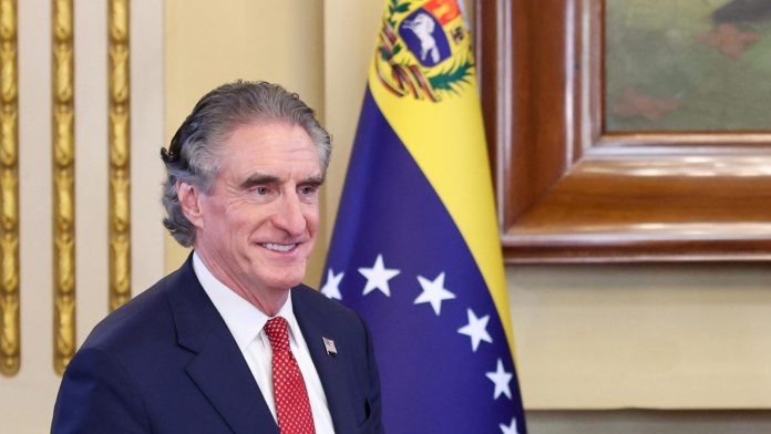 Doug Burgum confirma la disposición del sector privado de EE. UU. para invertir en Venezuela