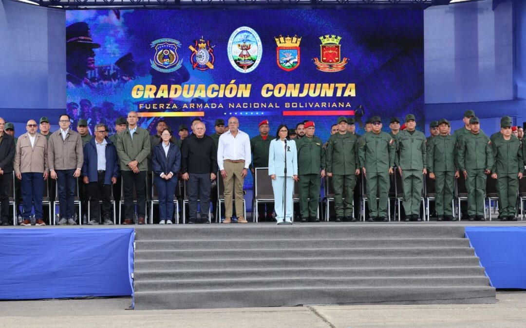 Delcy Rodríguez encabeza ceremonia militar por la Independencia de Venezuela