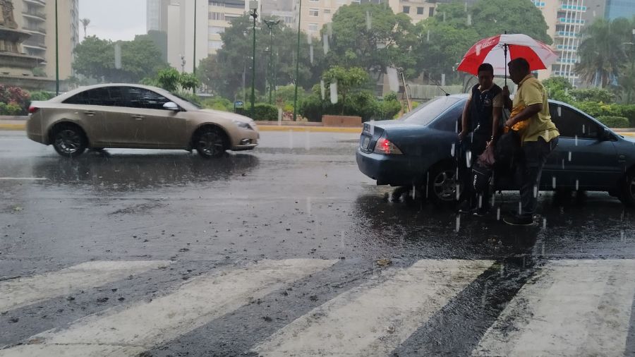 Inameh prevé lluvias y descargas eléctricas por el avance de la Onda Tropical Nº 30