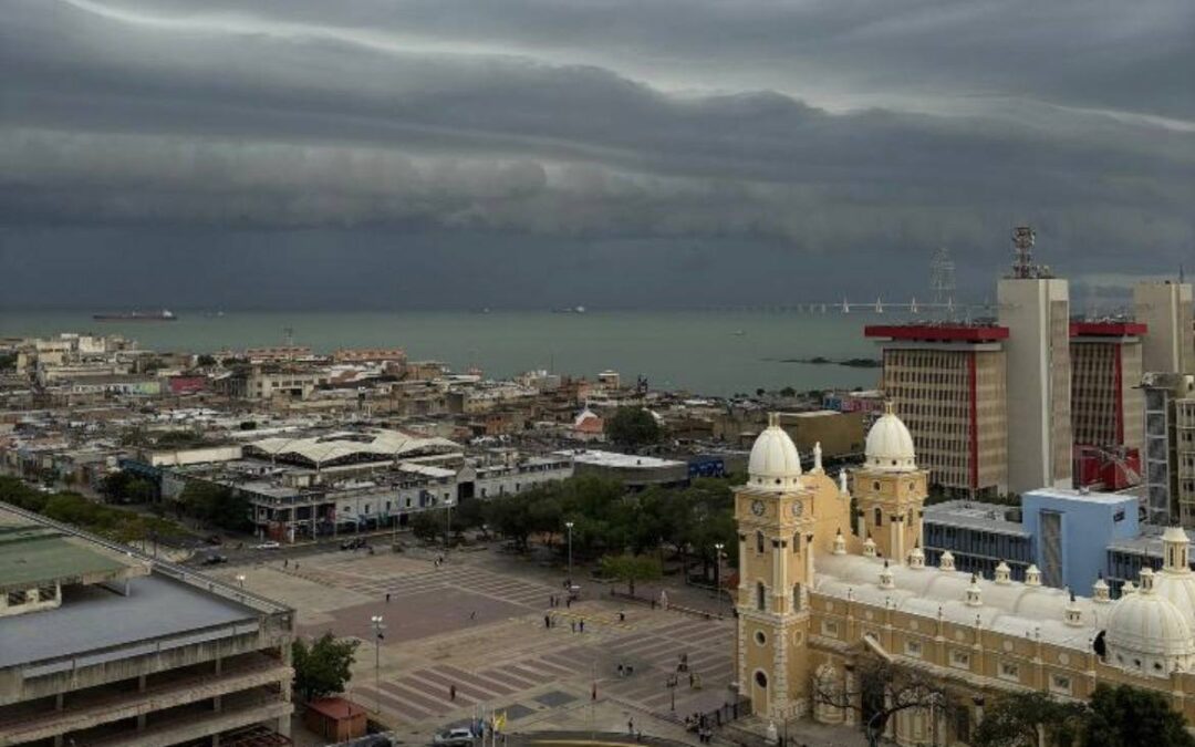 Inameh monitorea cuatro ondas tropicales: la número 31 ya avanza sobre Venezuela