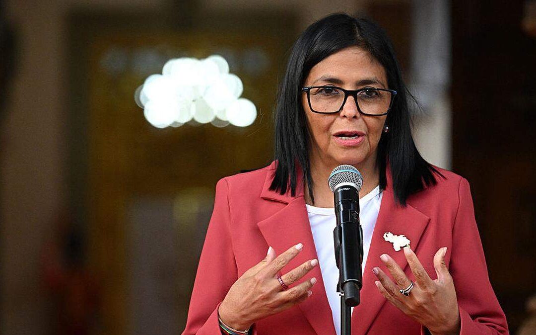 Delcy pide al país ahorrar luz y agua para minimizar impacto del “Súper Niño”
