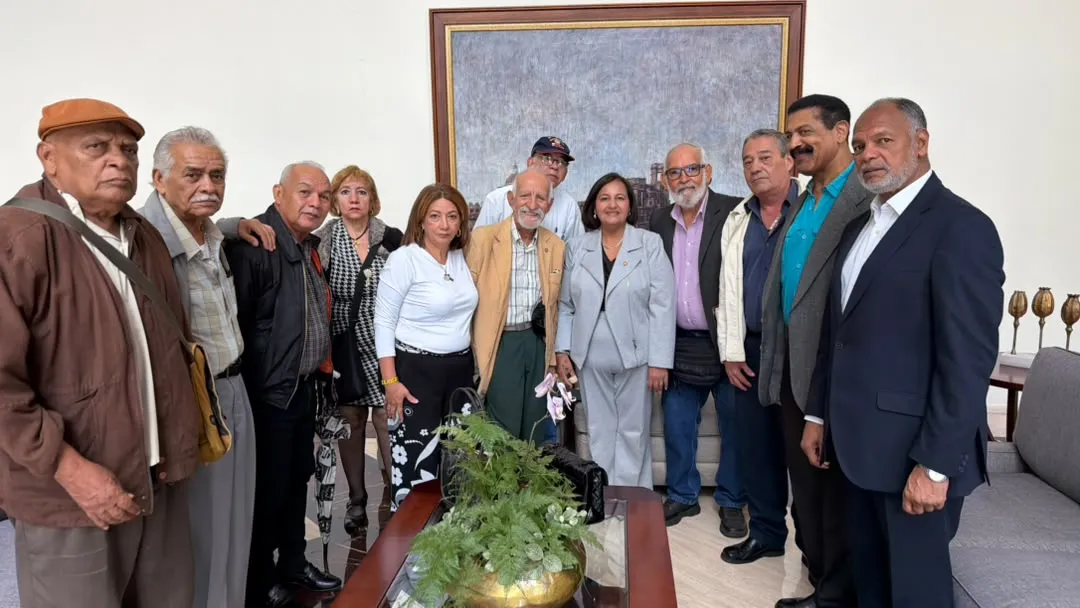 Dinorah Figuera se reúne con jubilados y docentes para incorporar sus demandas al proceso de diálogo