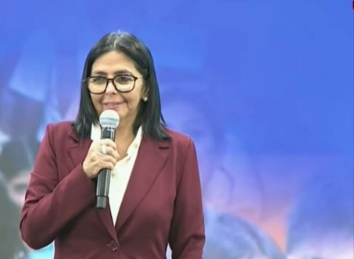 Presidenta Delcy Rodríguez reconoce mérito estudiantil a más de 400 bachilleres con mejores promedios