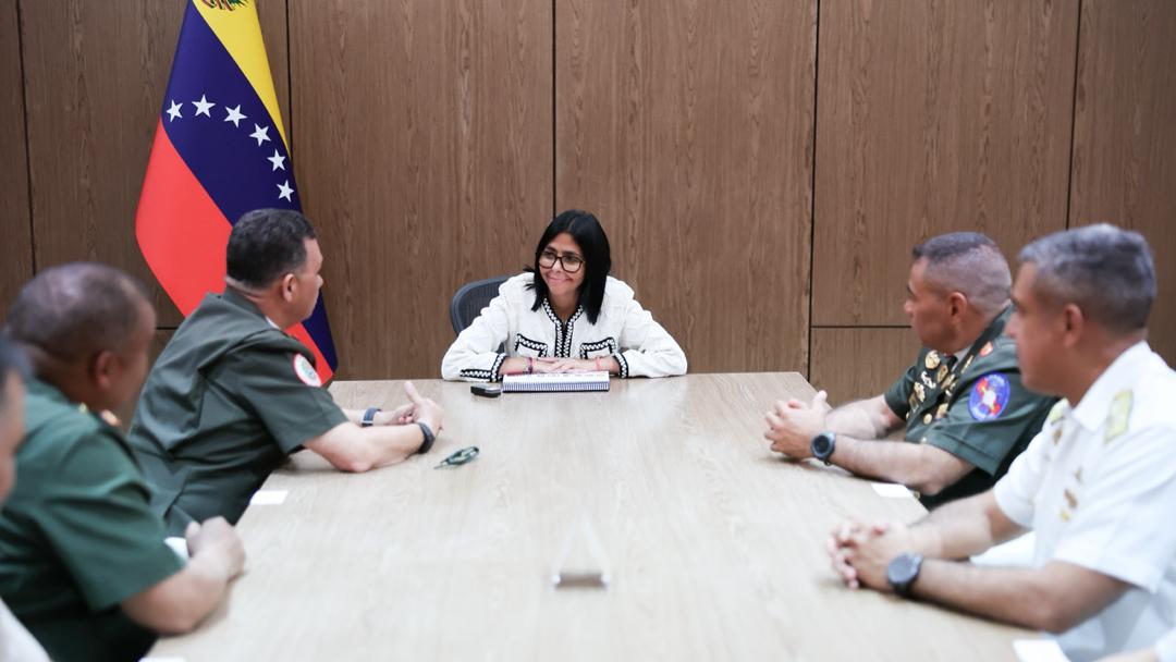 Delcy Rodríguez se reunió con el Alto Mando Militar en el Palacio de Miraflores
